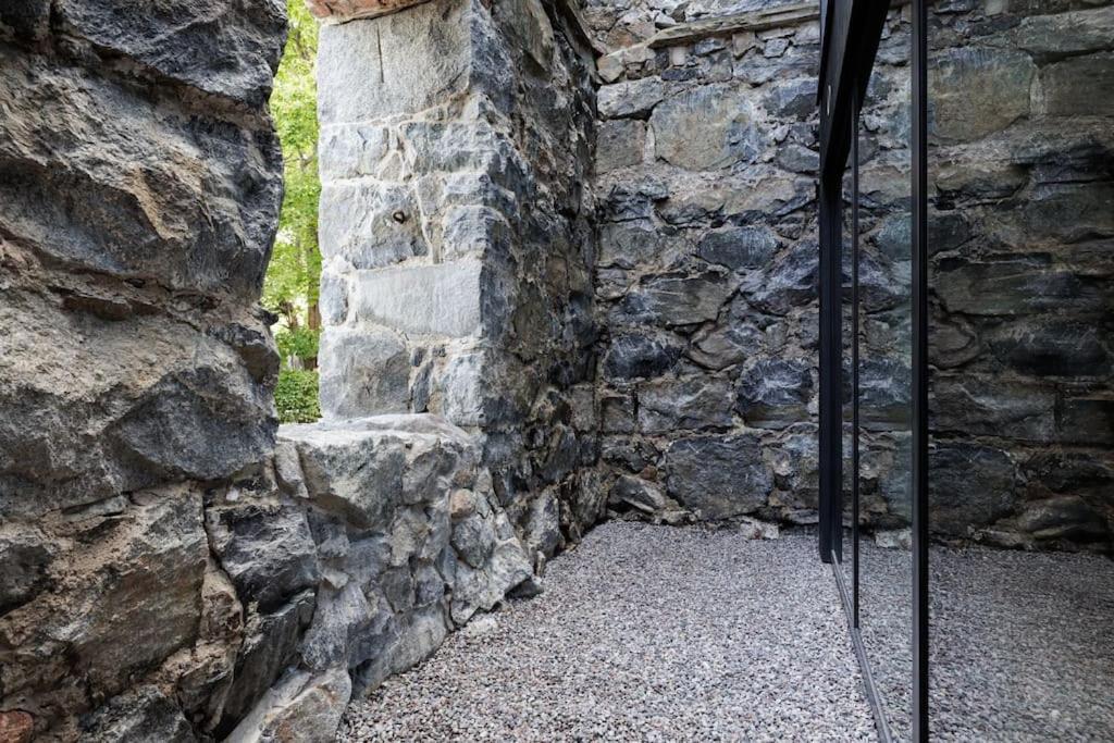Brand New Studios Amidst Ancient Ruins Oasis Stockholm Exterior photo