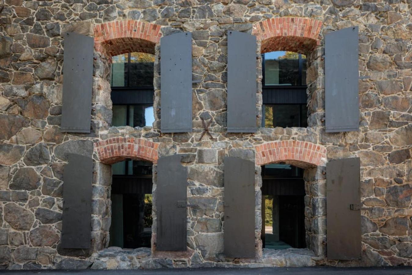 Brand New Studios Amidst Ancient Ruins Oasis Stockholm Exterior photo