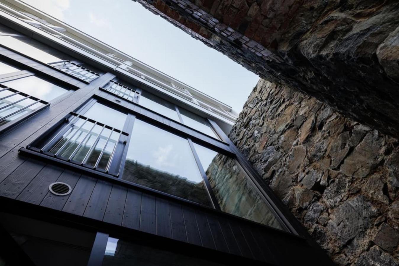 Brand New Studios Amidst Ancient Ruins Oasis Stockholm Exterior photo